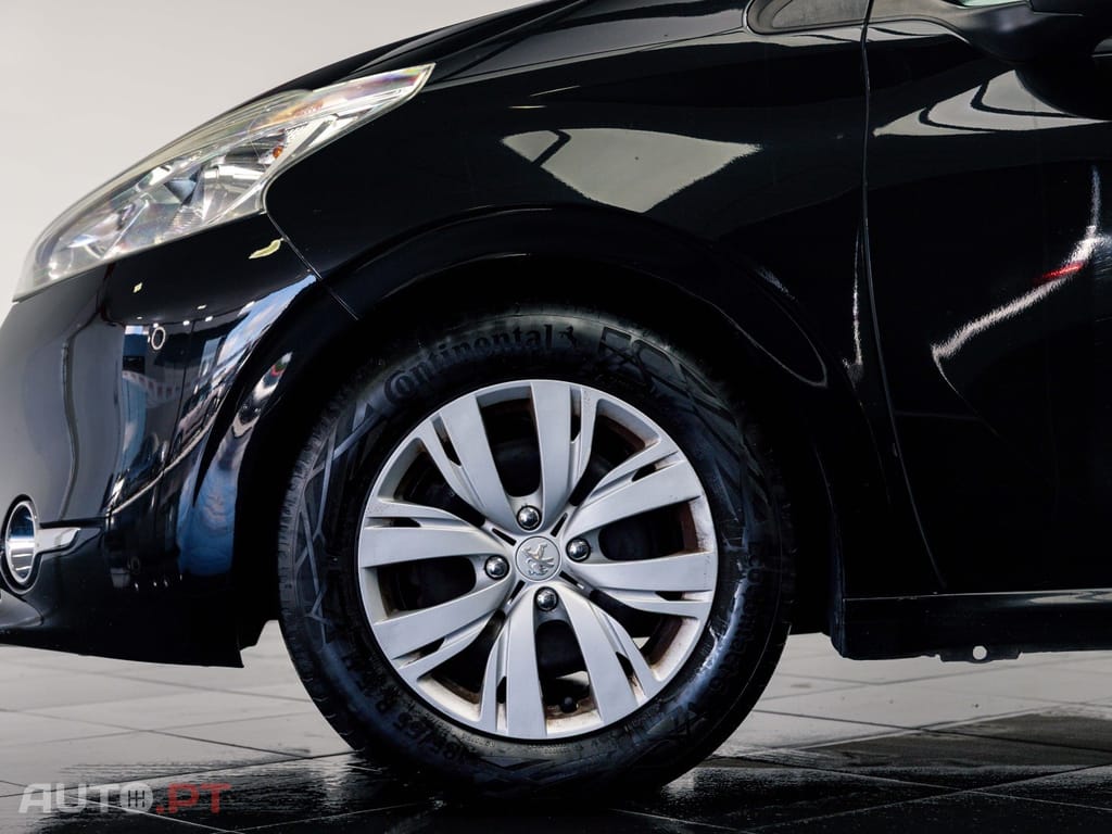 Peugeot 208 1.6 e-HDi Active
