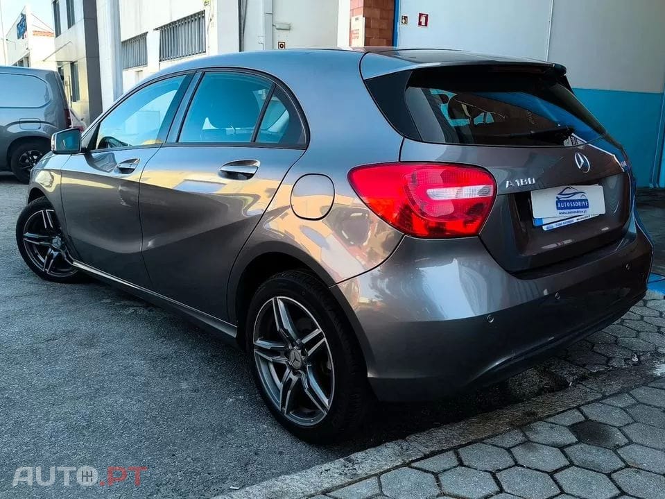 Mercedes-Benz A 180 CDI BlueEFFICIENCY — fotografia 16