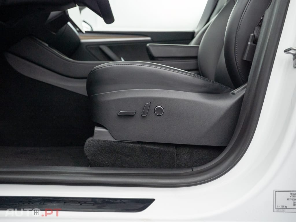Tesla Model Y Long Range Tração Integral