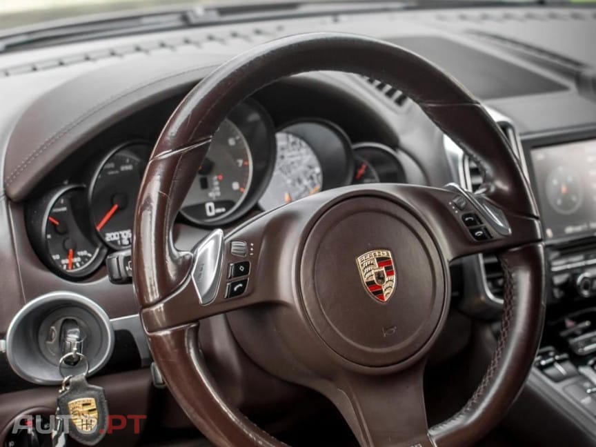 Porsche Cayenne S Hybrid