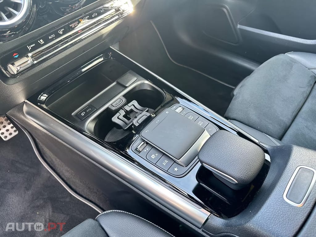 Mercedes-Benz B 250 I.V.A DEDUTIVEL e AMG Line Night