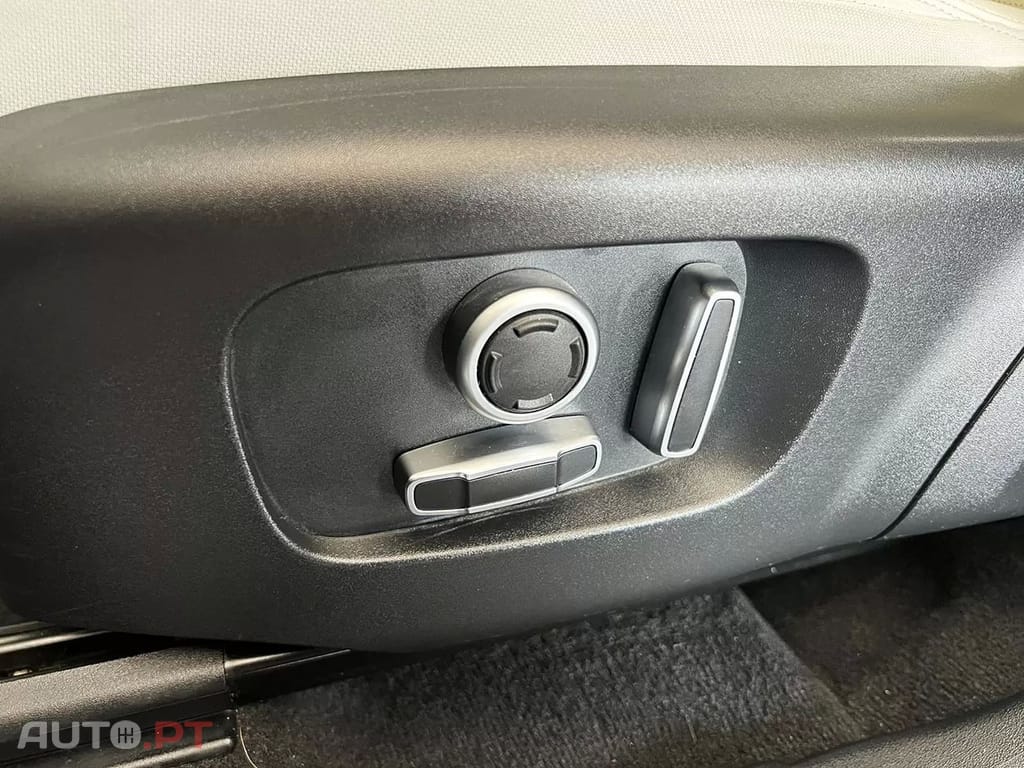 Land Rover Discovery Sport 1.5 I3 P300e AWD Dynamic SE