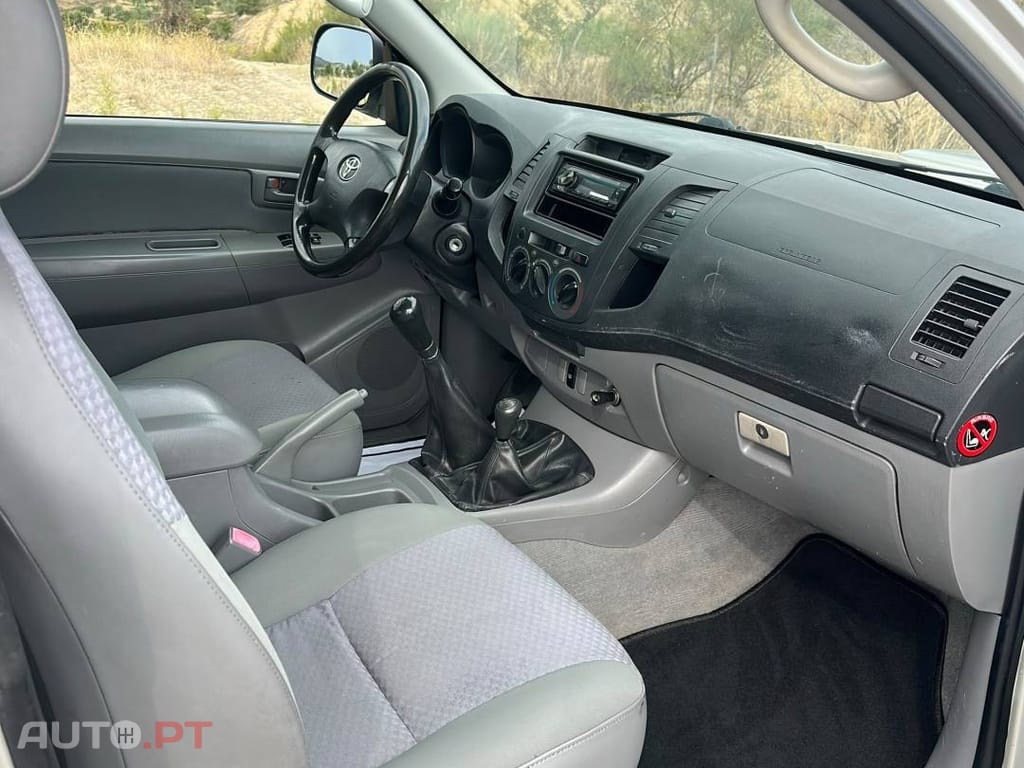 Toyota Hilux 2.5 D-4D 4WD CE
