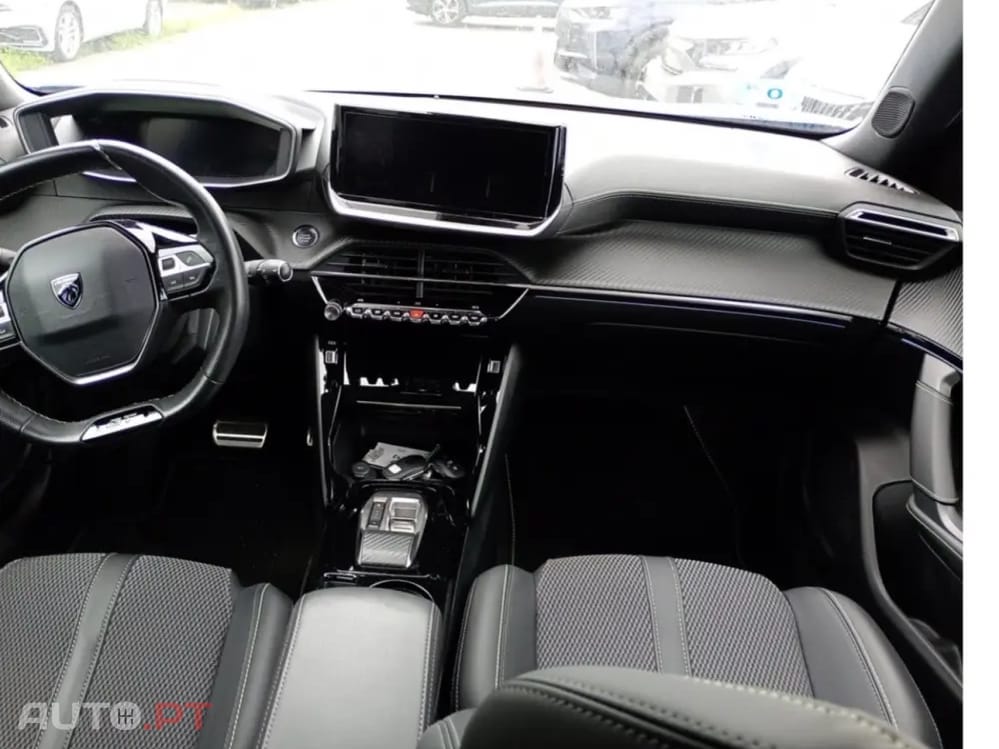 Peugeot E-2008 54 kWh GT