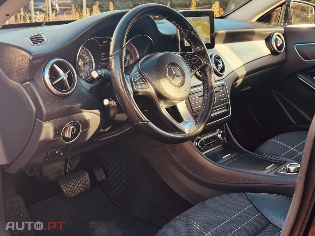 Mercedes-Benz CLA 220 CDi Urban Aut.111g