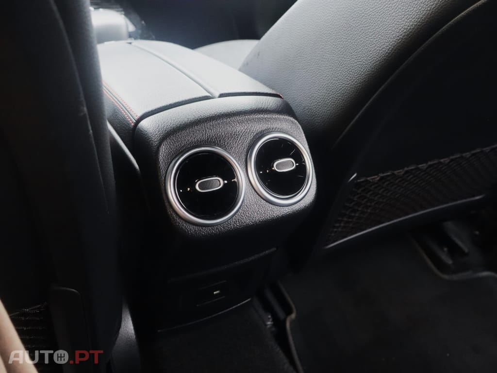 Mercedes-Benz A 250 e AMG Line