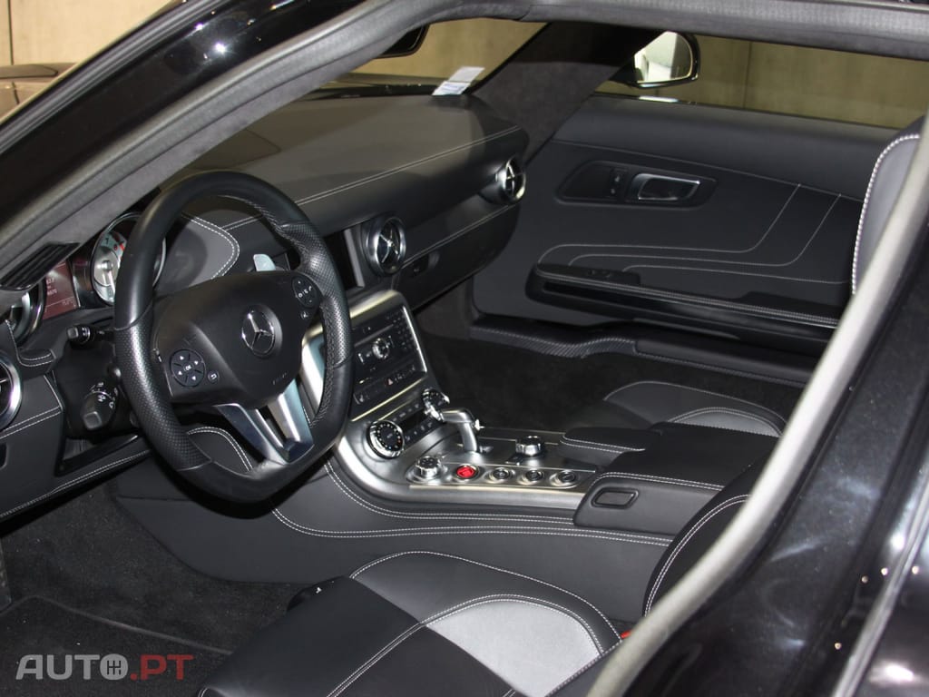 Mercedes-Benz SLS 63 AMG