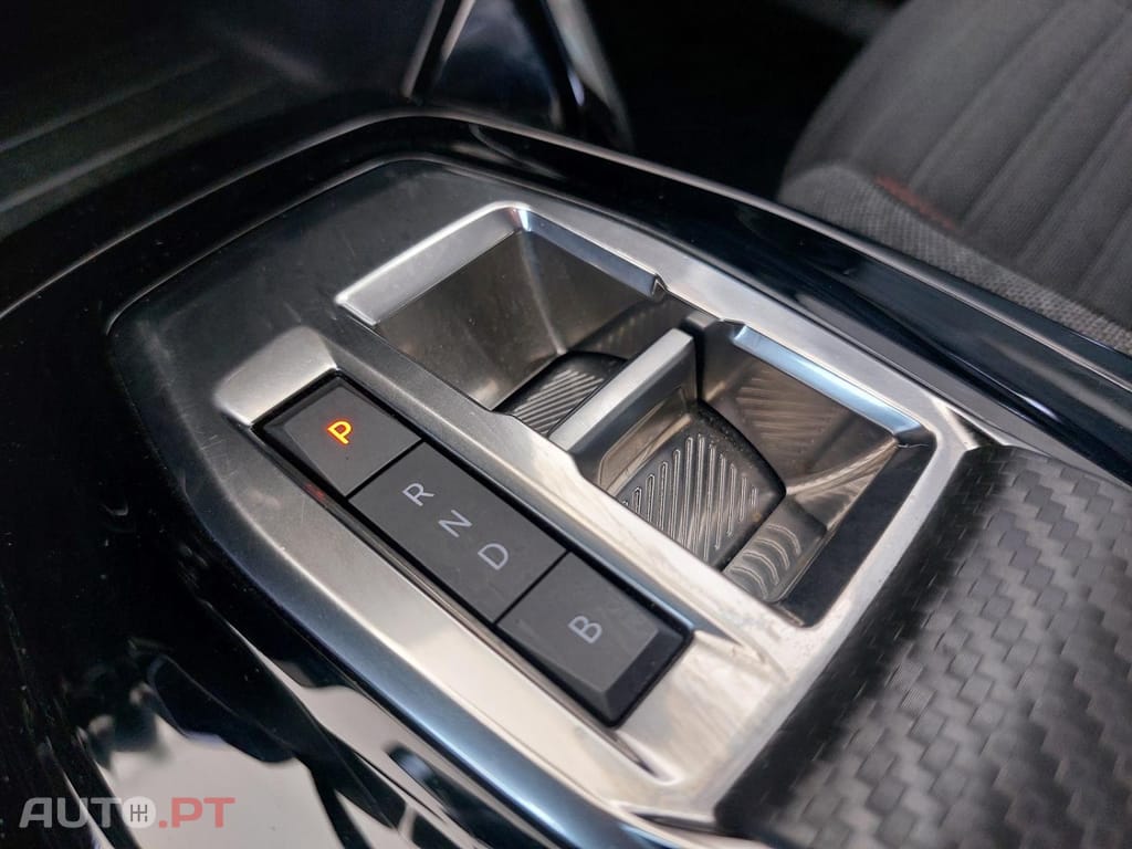 Peugeot E-2008 50 kWh Active Pack