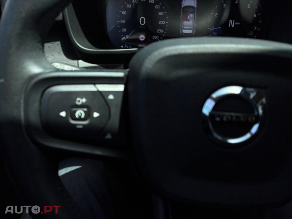 Volvo XC40 T2