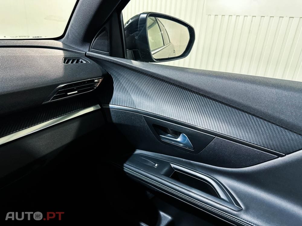 Peugeot 5008 Hybrid 136 E-DCS6