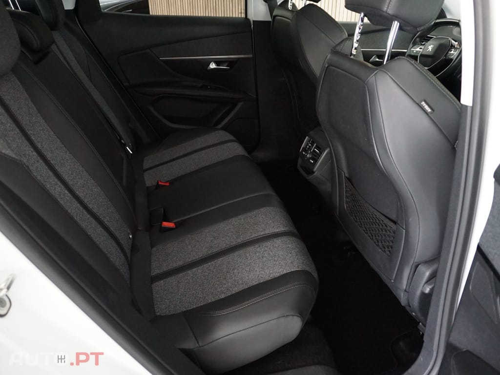 Peugeot 3008 1.2 PureTech Allure