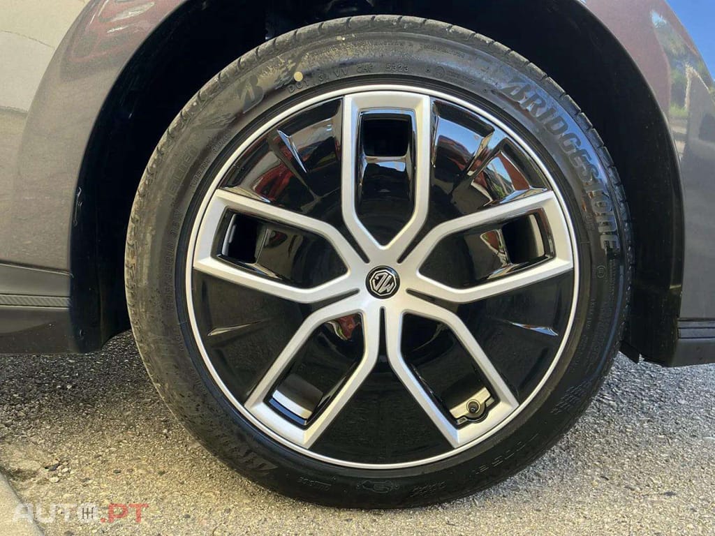 MG MG4 64 kWh Luxury