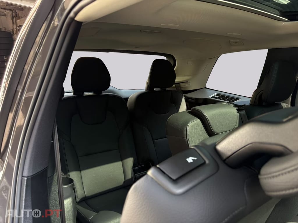 Volvo XC90 T8 AWD Plus  I.V.A DEDUTIVEL