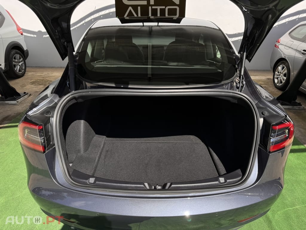 Tesla Model 3 Standard Range Plus RWD