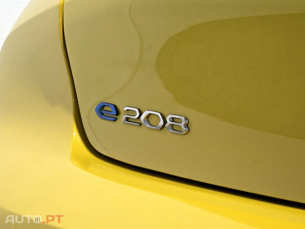 Peugeot E-208 50 kWh Active