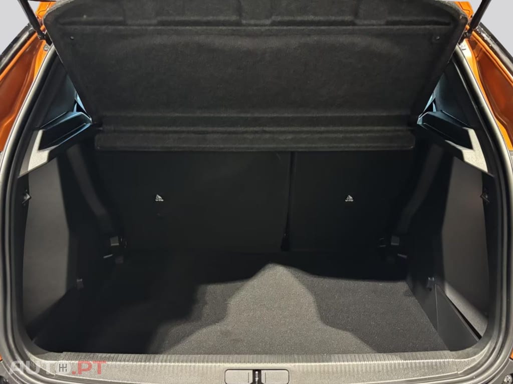 Peugeot E-2008 Active Business I.V.A DEDUTIVEL