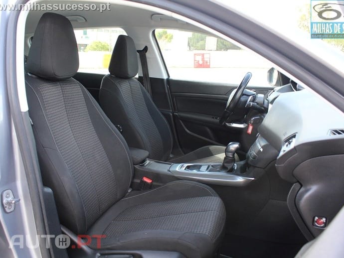 Peugeot 308 1.5 BlueHDI STYLE Aut. 131 CV