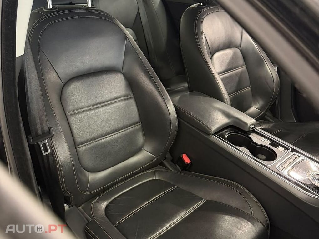 Jaguar XE 2.0 D Prestige Aut.