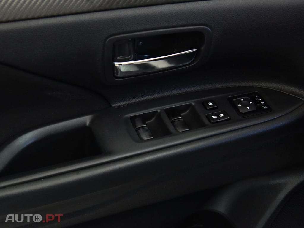 Mitsubishi Outlander 2.2 DI-D Instyle