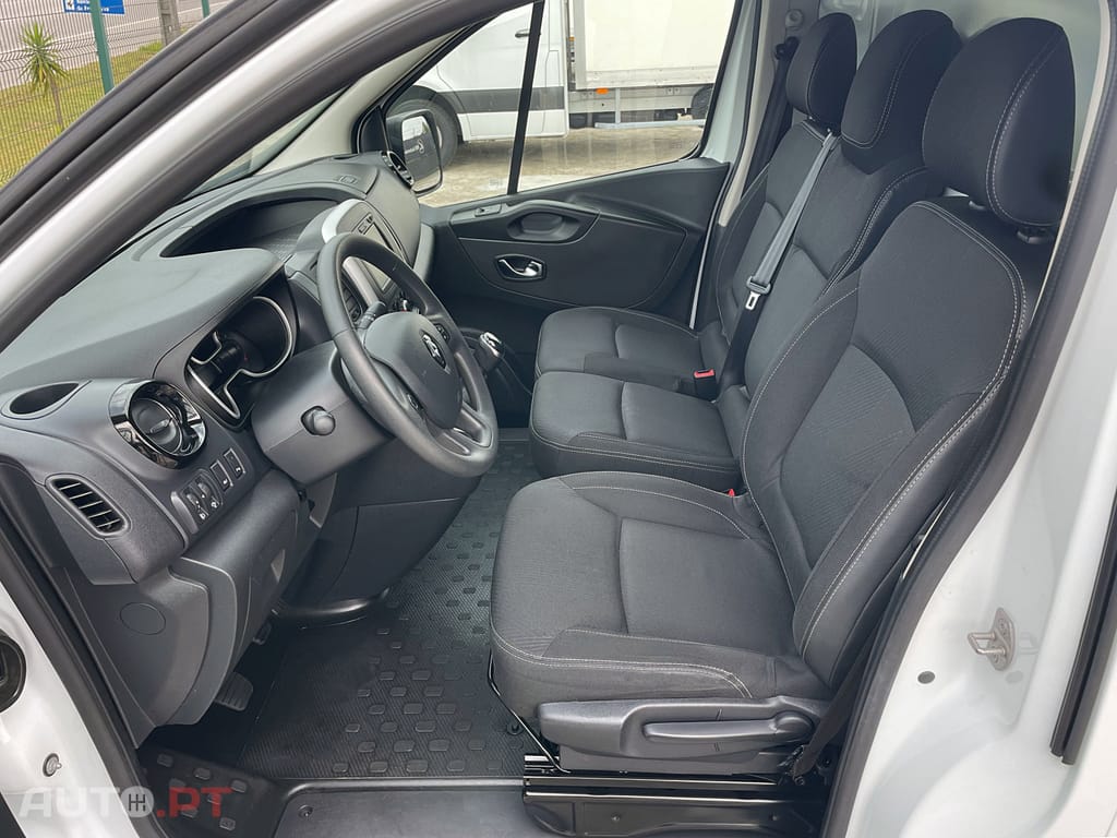 Renault Trafic 2.0 dCi IVA Dedutível