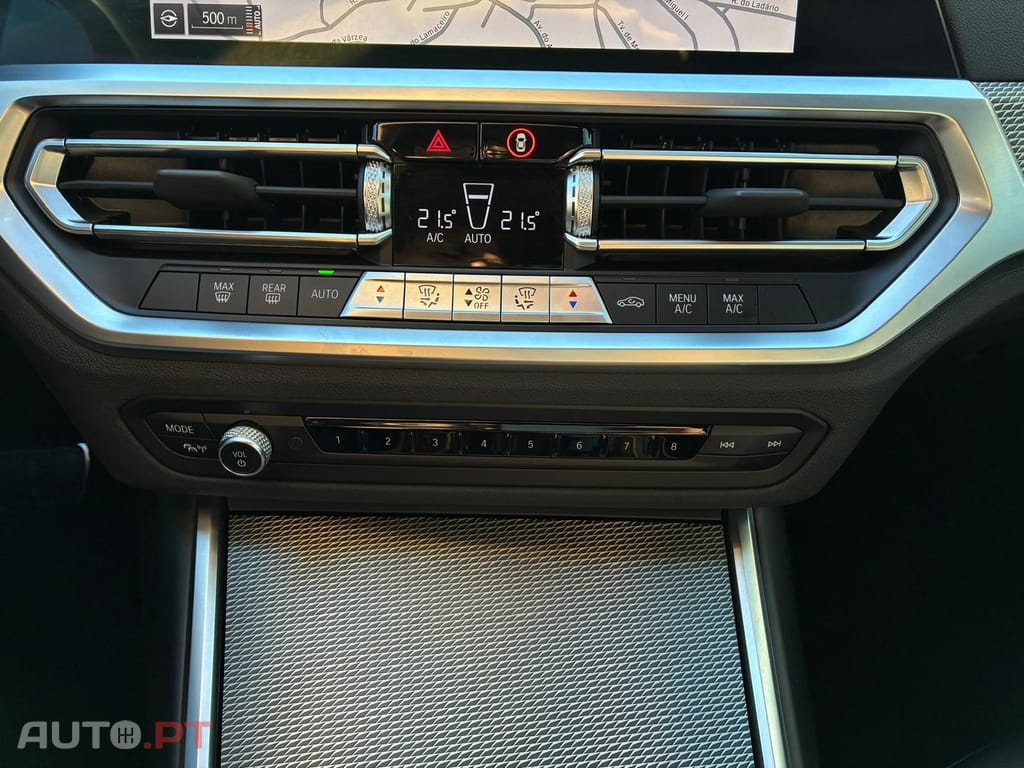 BMW 330 e Touring Pack M Auto — fotografia 26