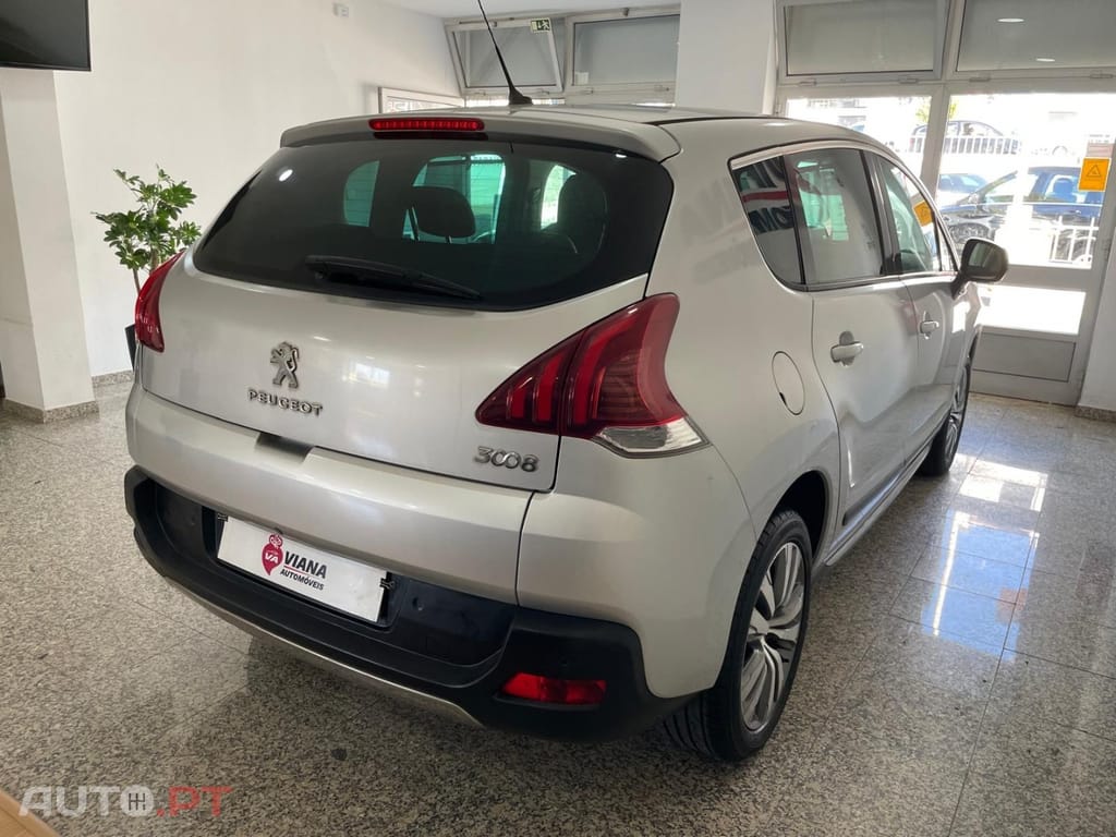Peugeot 3008 1.6 HDi Allure — fotografia 4