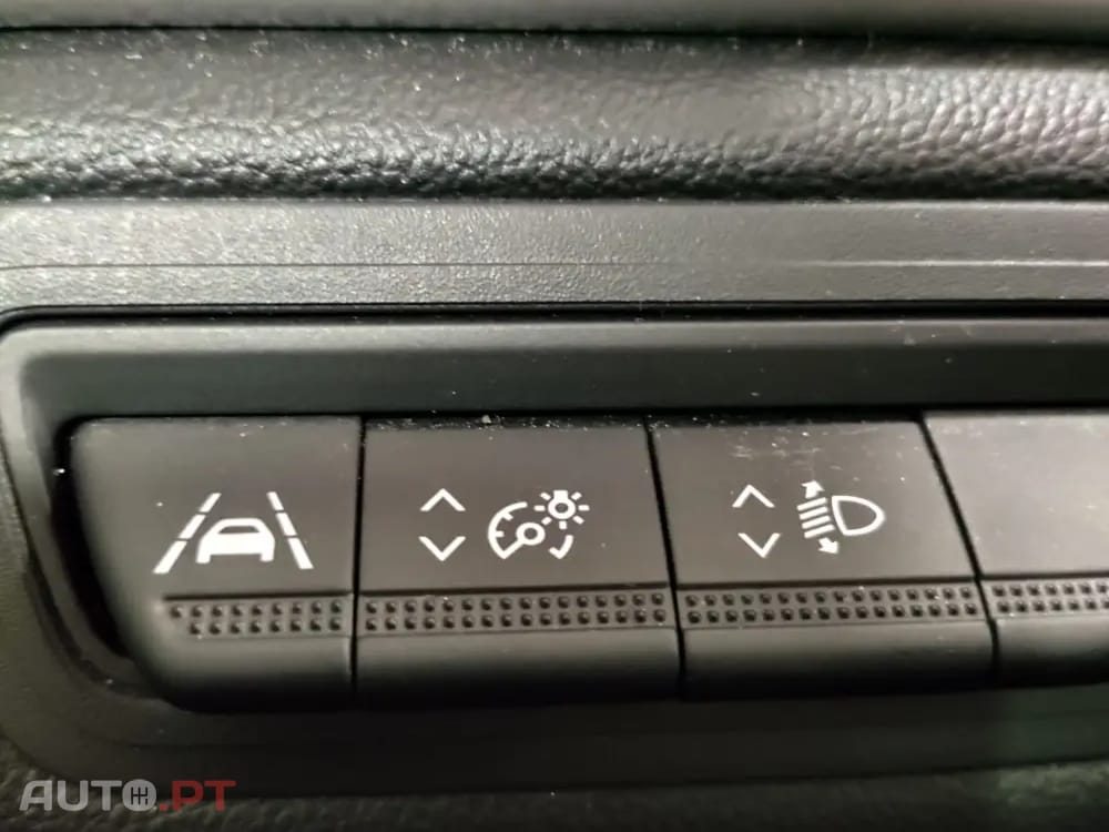 Renault Captur 1.0 TCe Techno Bi-Fuel