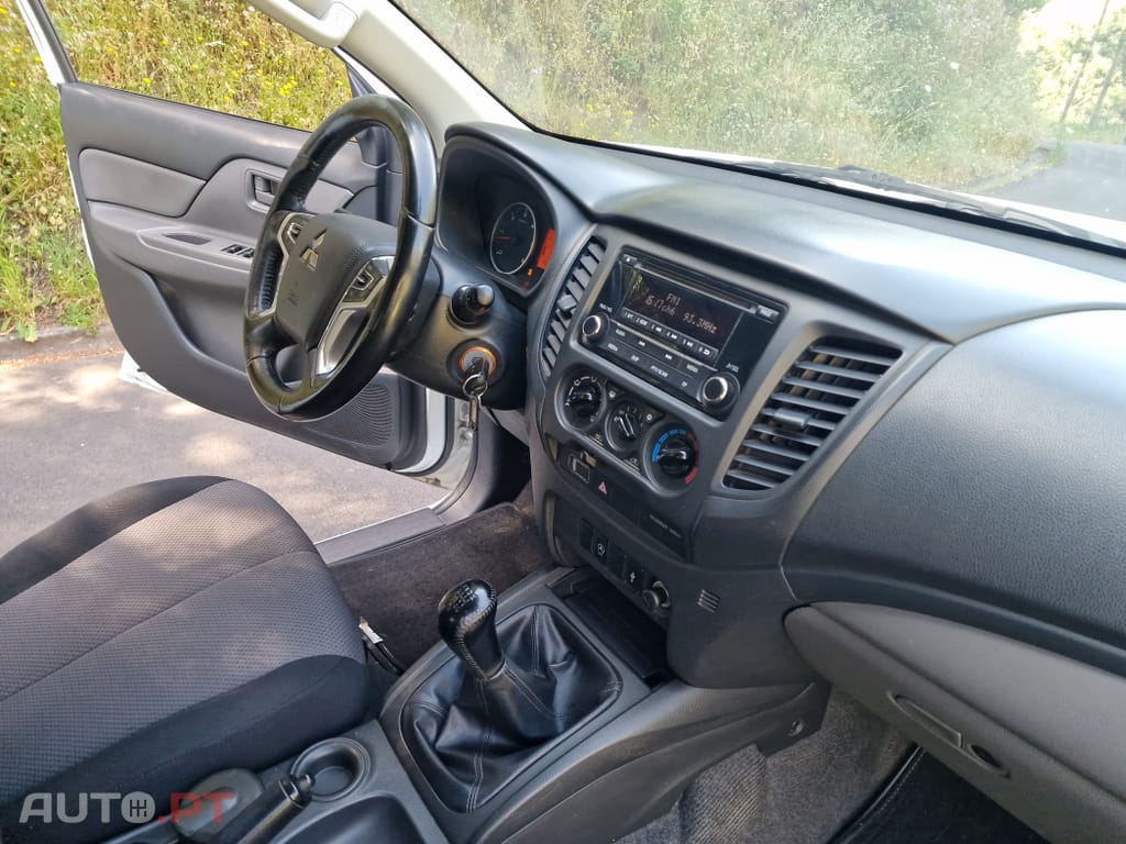Mitsubishi L200 2.3 DI-D CD Invite 2WD