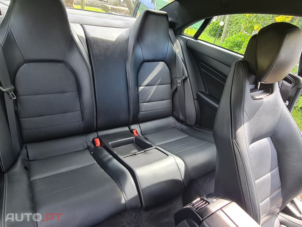 Mercedes-Benz E 220 CDi BlueEfficiency Auto