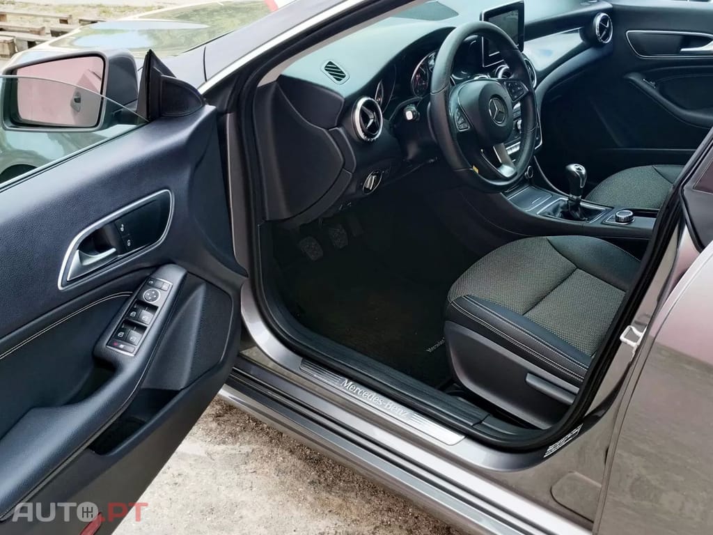 Mercedes-Benz CLA 180 d Shooting Brake