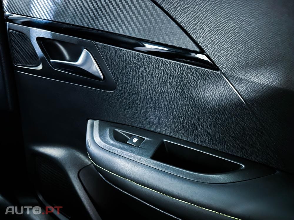 Peugeot E-2008 50 kWh GT