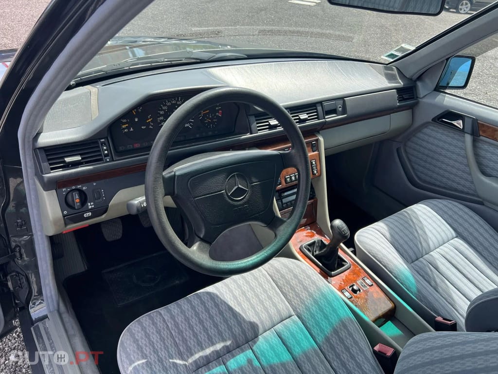 Mercedes-Benz E 280 Classic