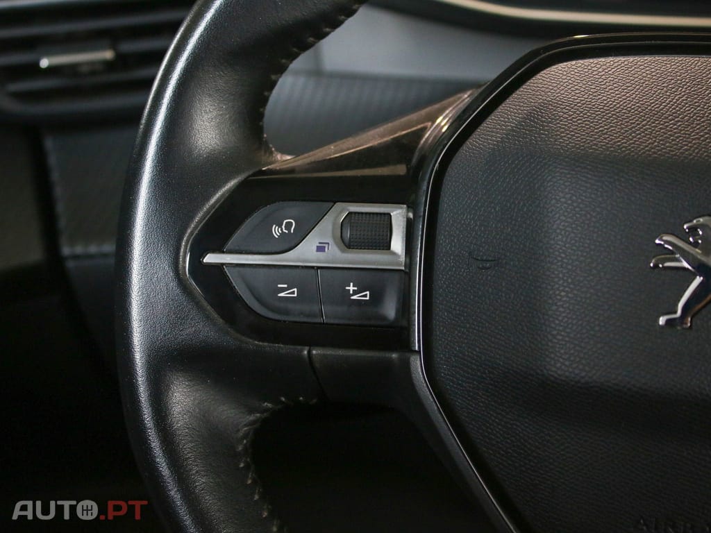 Peugeot 2008 1.5 BlueHDi Allure