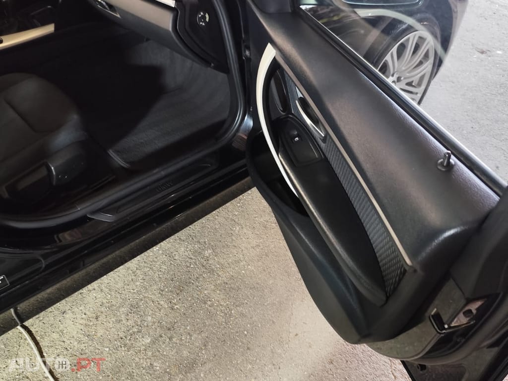 BMW 318 xDrive Touring (F31)