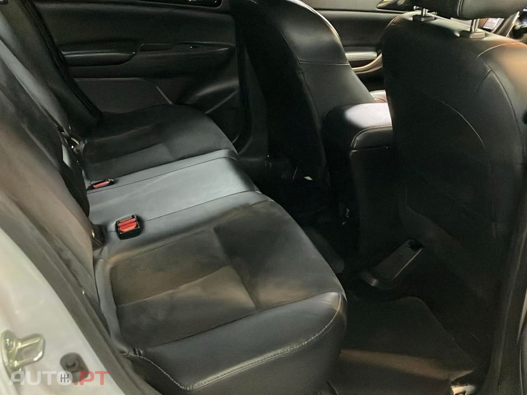 Mitsubishi Eclipse Cross PHEV MOTION AT1