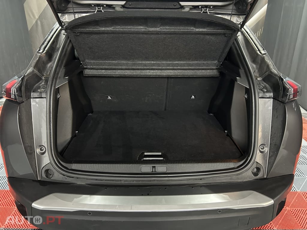 Peugeot 2008 1.2 PureTech Allure EAT8