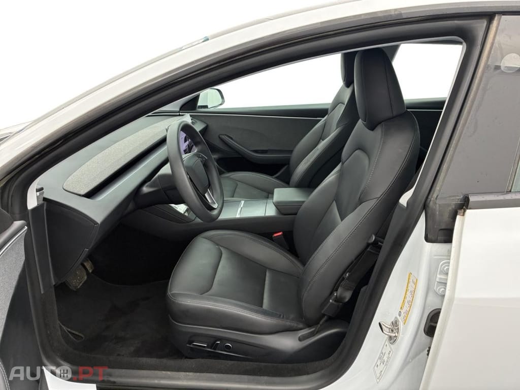 Tesla Model 3 Standard Range Plus RWD