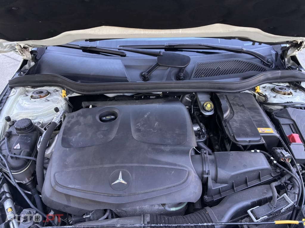 Mercedes-Benz CLA 180 AMG Line