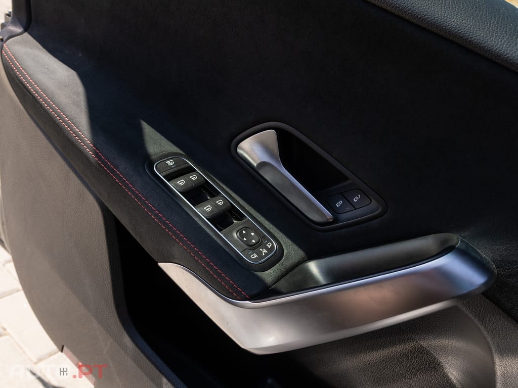 Mercedes-Benz A 35 AMG 4Matic Speedshift DCT 7G — fotografia 13