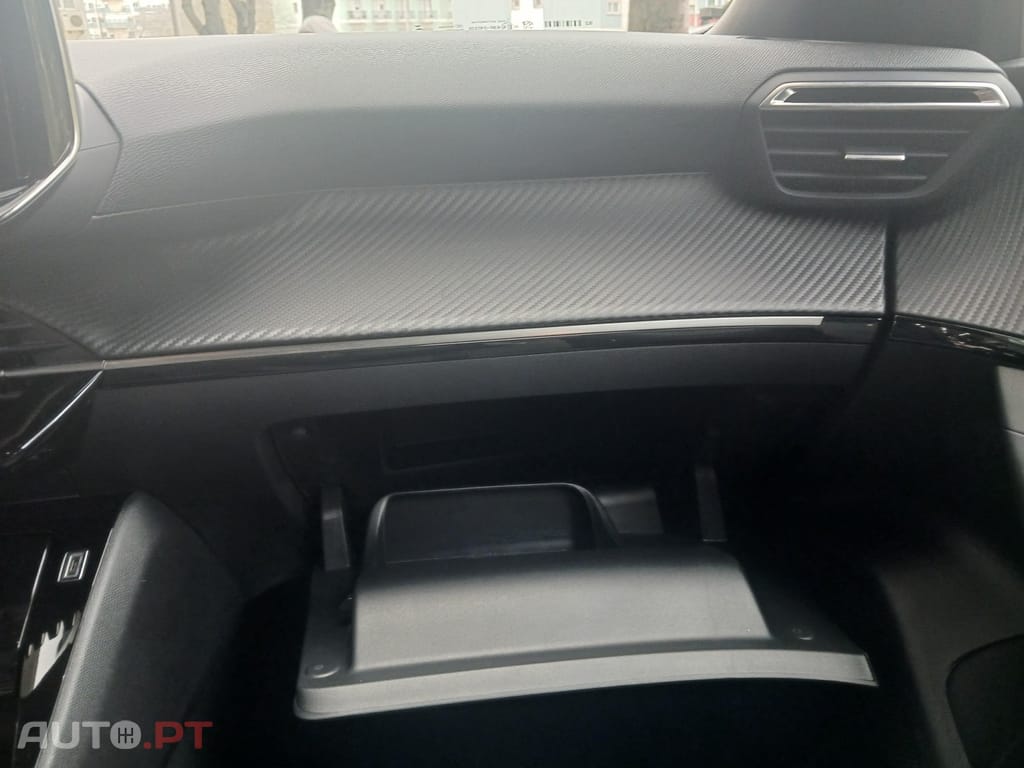 Peugeot 2008 1.2 PureTech Allure EAT8