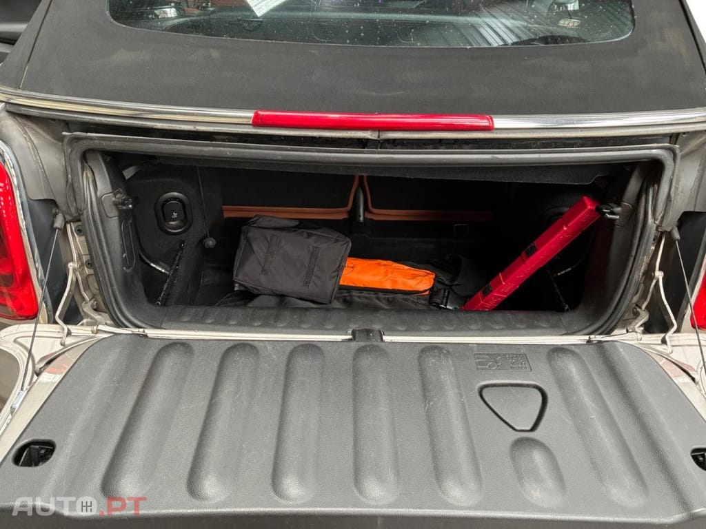 MINI Cabrio Cooper S Finition Red Hot Chili