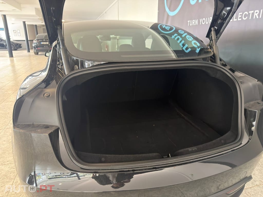 Tesla Model 3 Tração Traseira