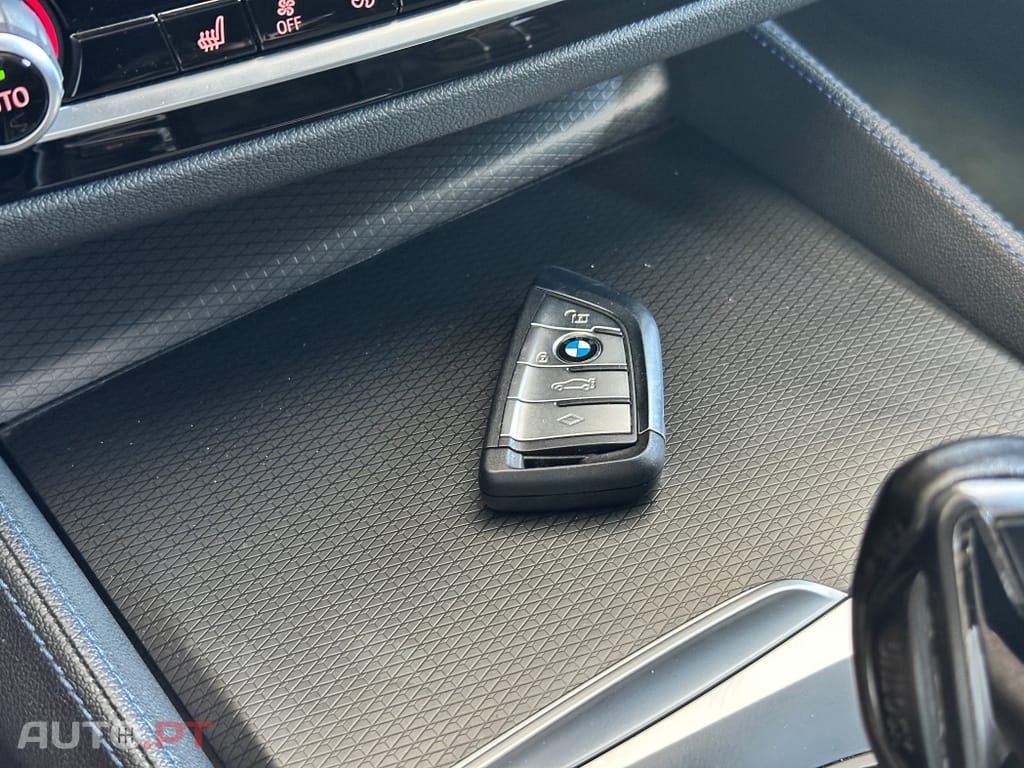BMW 530 e Pack Desportivo M