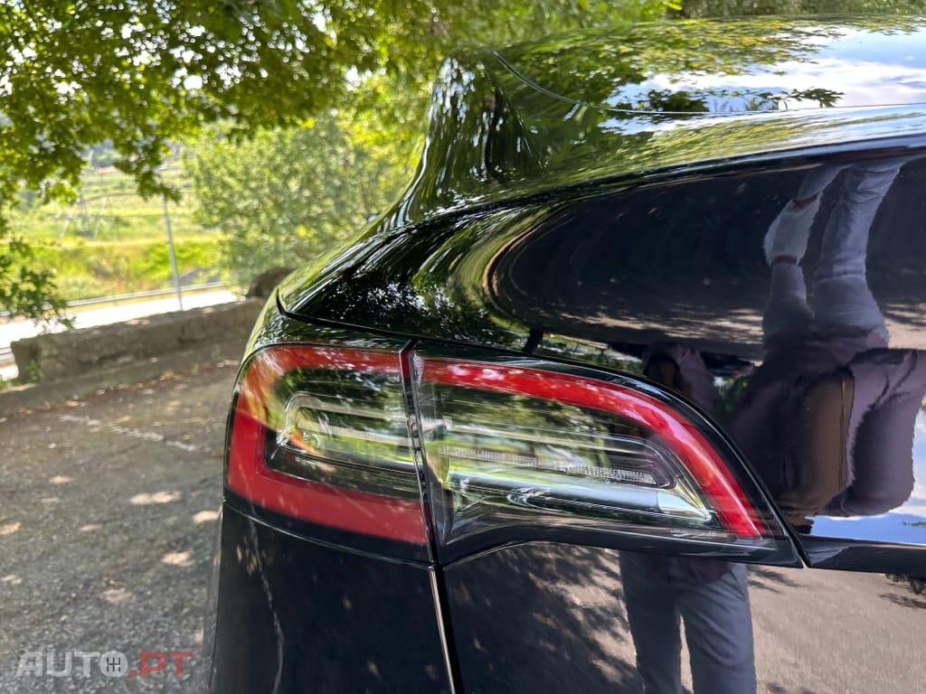Tesla Model Y Long Range Tração Integral