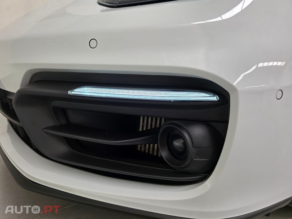 Porsche Panamera 4 e-hybrid