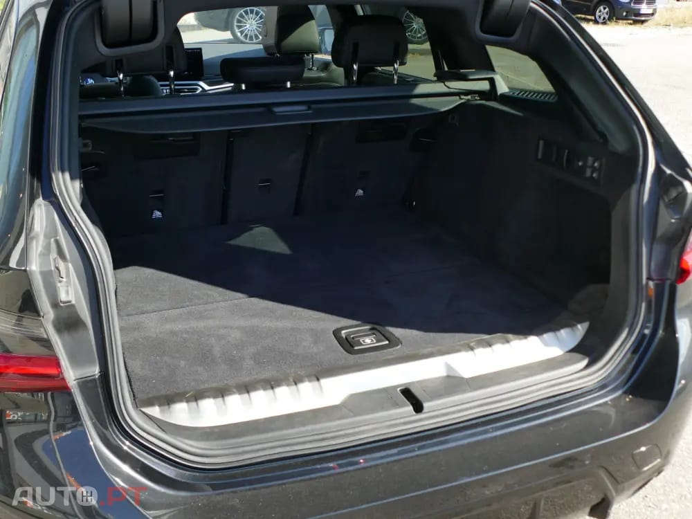 BMW 330 e Pack Desportivo M Auto