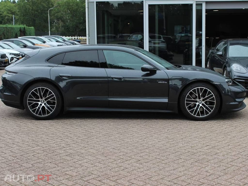 Porsche Taycan 93 kWh