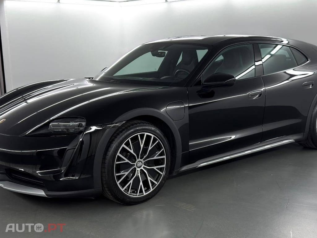 Porsche Taycan 4 