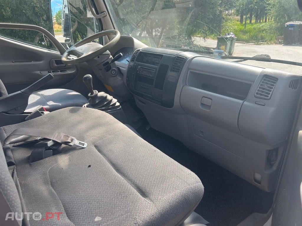 Toyota Dyna M35.33 Báscula Tri-basculante