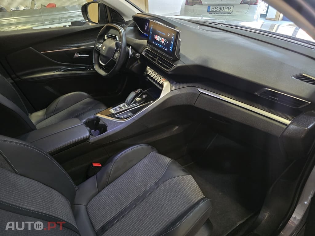 Peugeot 3008 1.5 BlueHDi Allure EAT8